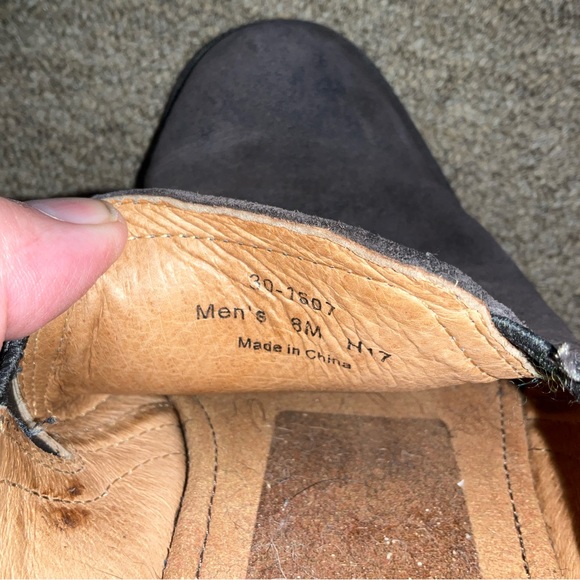 Trask mens Size 8 Brown Suede Slip On Vibram Sole Low Boot - Picture 6 of 7